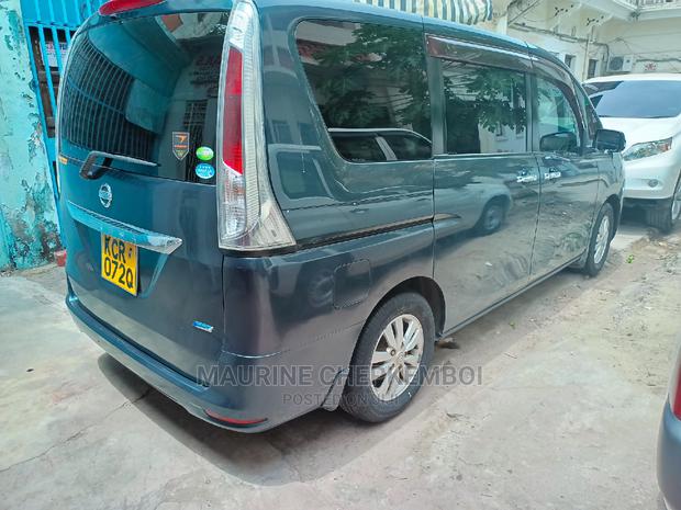 Nissan Serena 2012 Blue