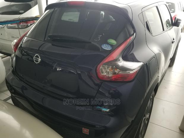 Blue 2014 Nissan Juke: Compact SUV for the Modern Driver