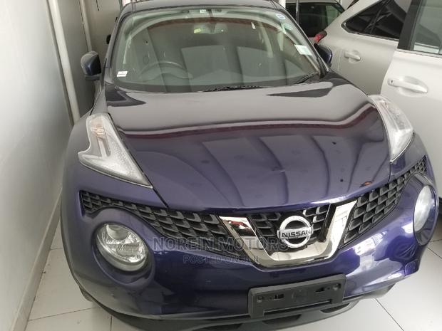 Blue 2014 Nissan Juke: Compact SUV for the Modern Driver