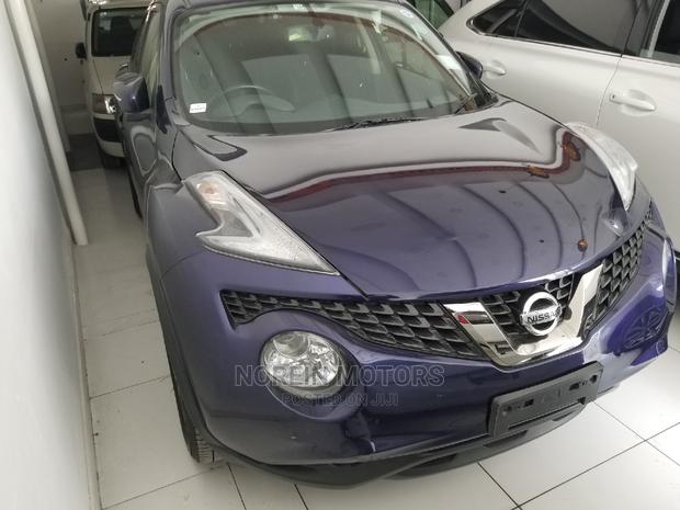 Blue 2014 Nissan Juke: Compact SUV for the Modern Driver