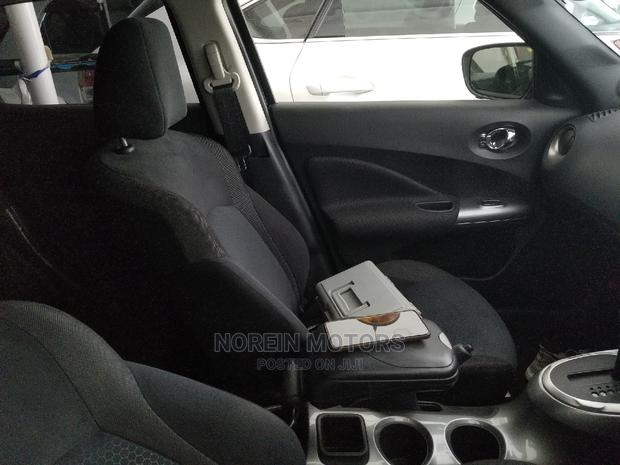 Blue 2014 Nissan Juke: Compact SUV for the Modern Driver