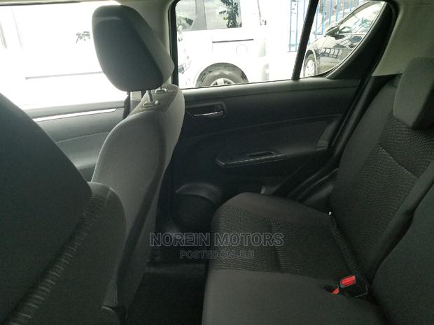 2014 Suzuki Swift: Blacked-Out Style