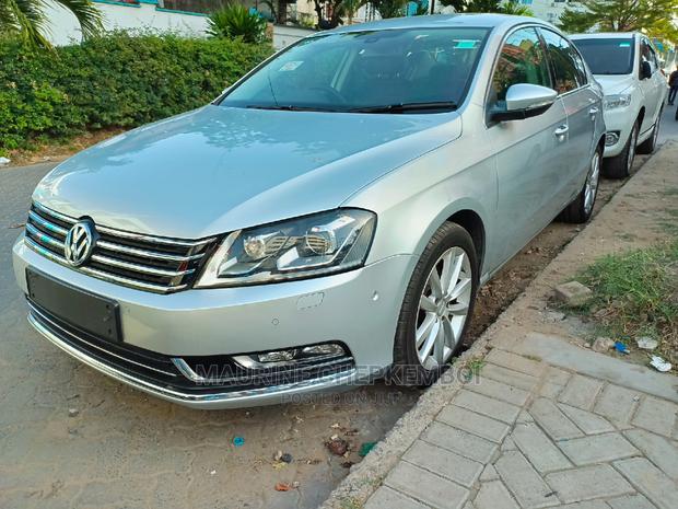 Volkswagen Passat 2014 Silver