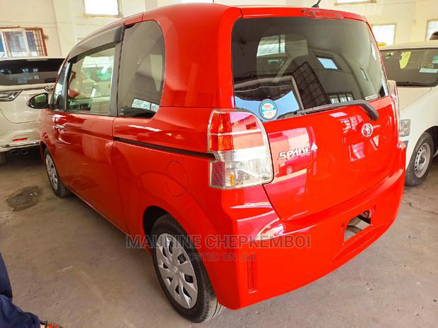 Toyota Spade 2015 Red