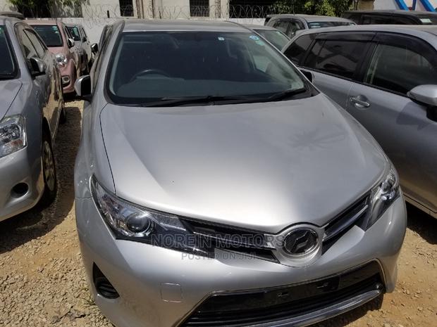 2014 Toyota Auris Silver: Affordable Luxury and Performance