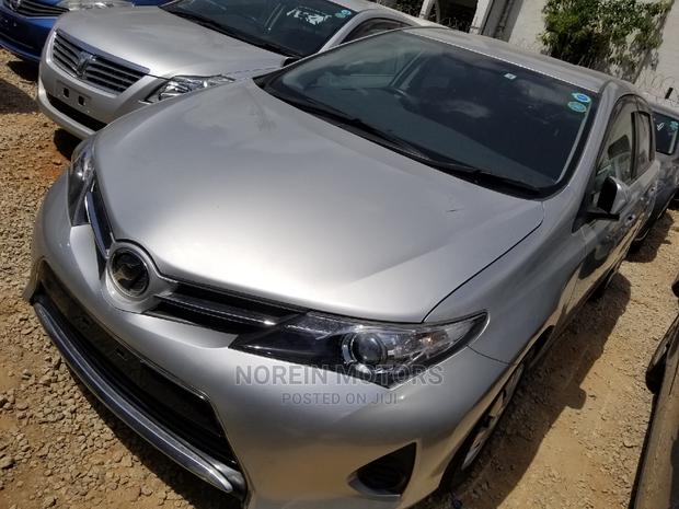 2014 Toyota Auris Silver: Affordable Luxury and Performance