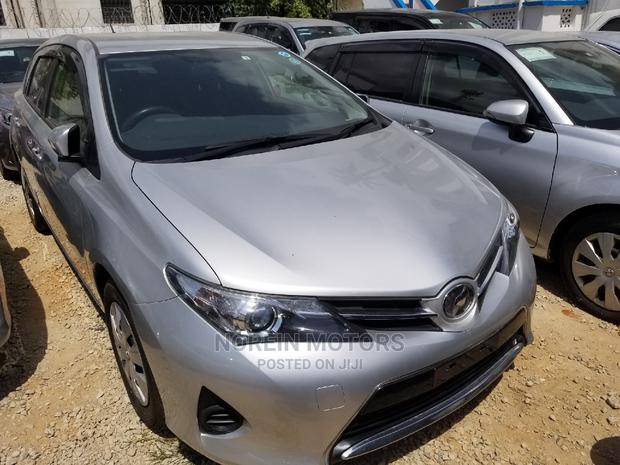 2014 Toyota Auris Silver: Affordable Luxury and Performance