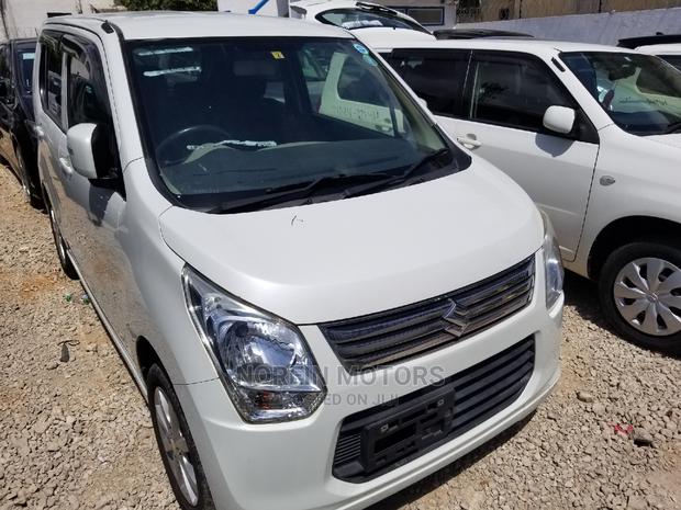 2015 Suzuki Wagon White: Affordable, Spacious, and Stylish