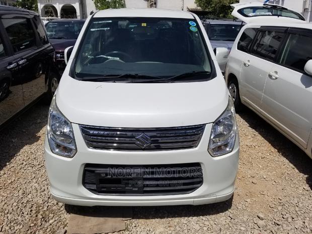 2015 Suzuki Wagon White: Affordable, Spacious, and Stylish