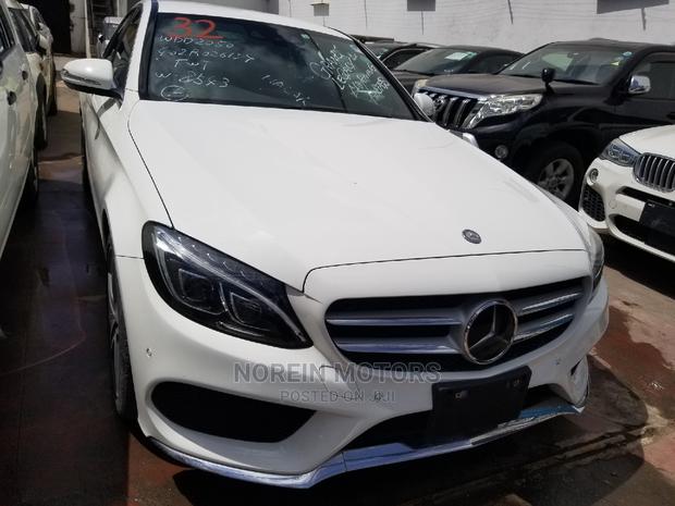 2015 Mercedes-Benz C180 Pearl: Stunning Compact Luxury Sedan