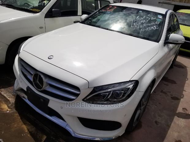 2015 Mercedes-Benz C180 Pearl: Stunning Compact Luxury Sedan