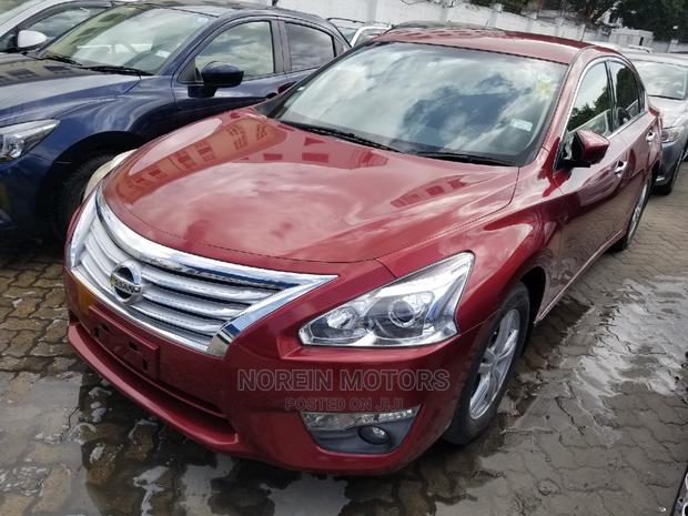 Red 2014 Nissan Teana - Luxury Sedan Experience