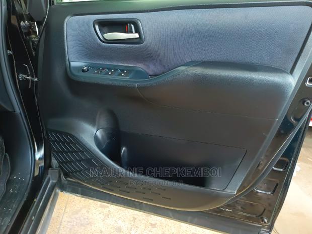 Toyota Noah 2.0 AWD (8 Seater) 2015 Black