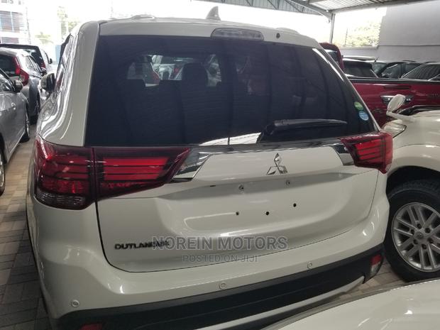 2015 Mitsubishi Outlander - Off-White Edition - Used Car