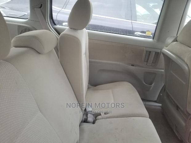 Used 2014 Toyota ISIS Black - Affordable Luxury Sedan
