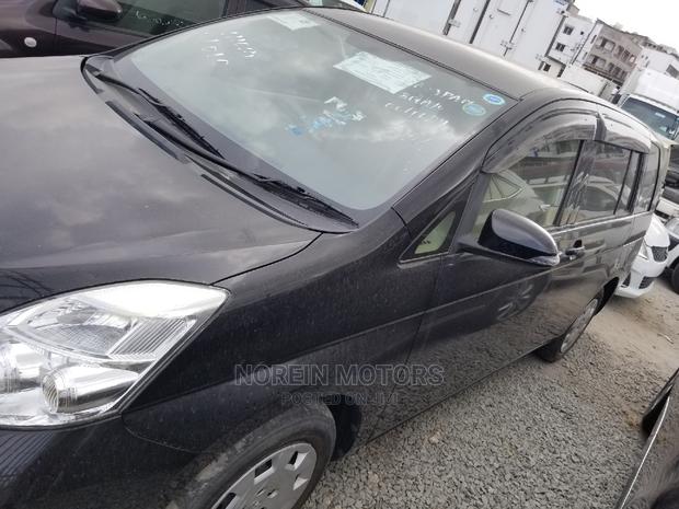 Used 2014 Toyota ISIS Black - Affordable Luxury Sedan
