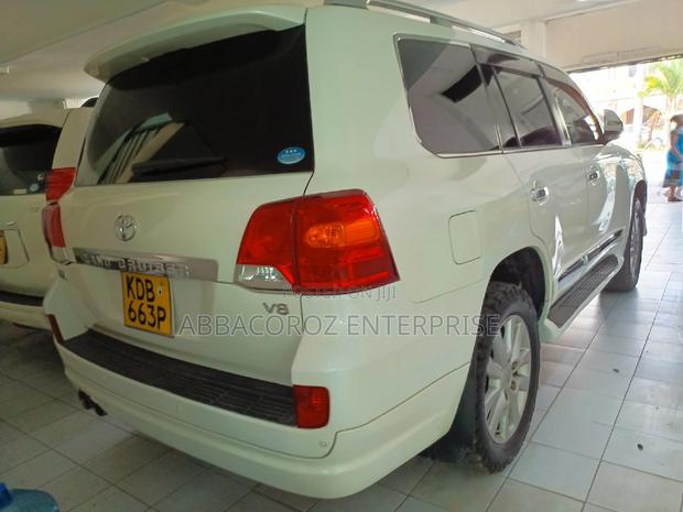 Toyota Land Cruiser 2014 4.6 V8 ZX Pearl