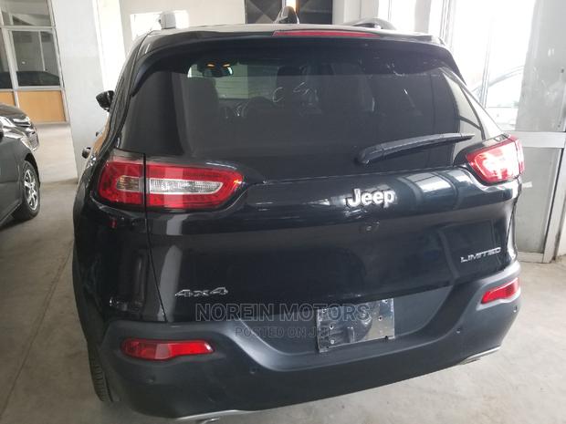 2014 Jeep Cherokee Black: Unmatched Off-Road Performance