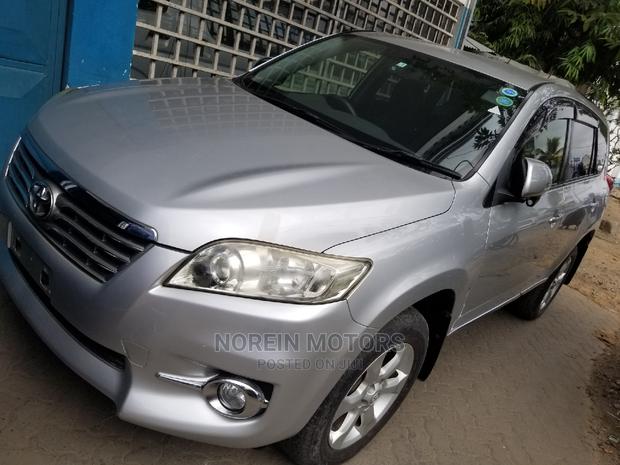 Used 2014 Toyota Vanguard Silver - Affordable and Versatile SUV