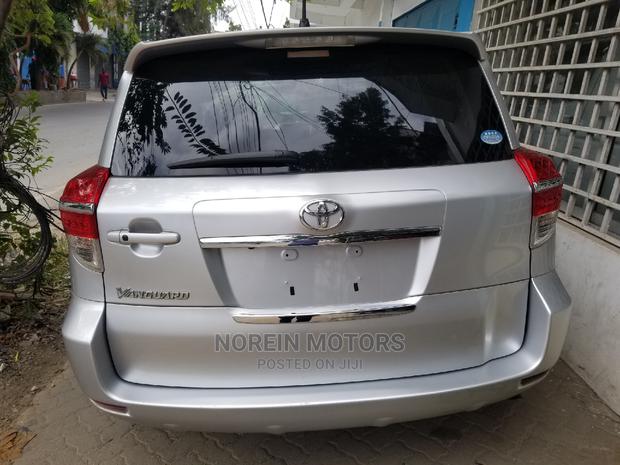 Used 2014 Toyota Vanguard Silver - Affordable and Versatile SUV