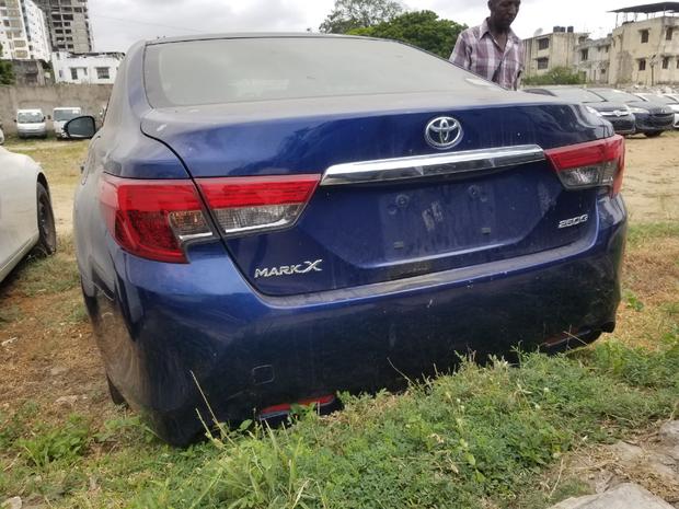 2014 Toyota Mark X Blue Luxury Sedan: Elegance Redefined