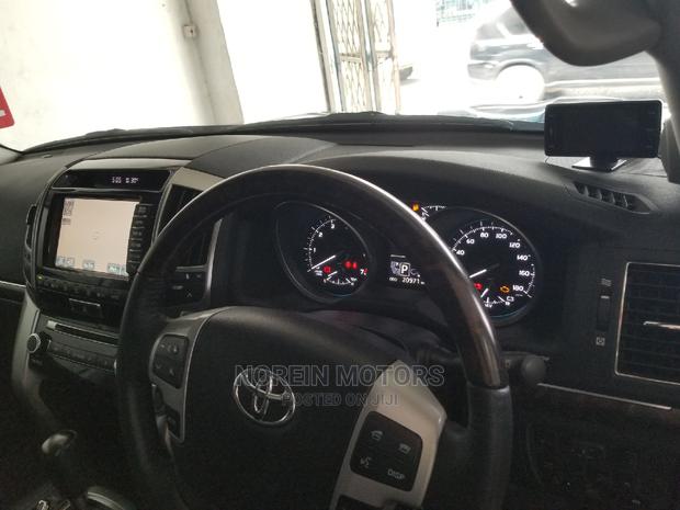 Matt Black 2014 Land Cruiser - Toyota's Ultimate Off-Road Vehicle
