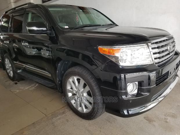 Matt Black 2014 Land Cruiser - Toyota's Ultimate Off-Road Vehicle