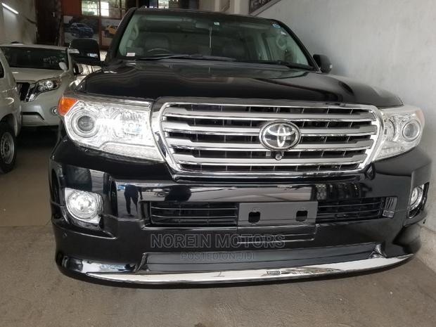 Matt Black 2014 Land Cruiser - Toyota's Ultimate Off-Road Vehicle