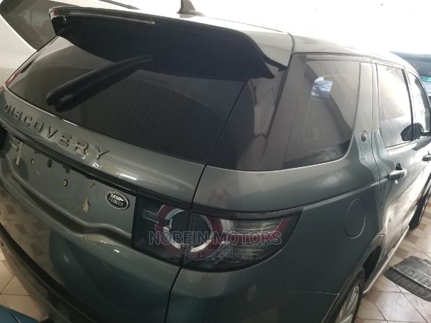 Silver Land Rover Discovery 2014 - Superbly Maintained!