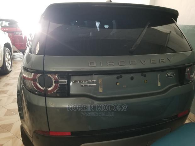 Silver Land Rover Discovery 2014 - Superbly Maintained!