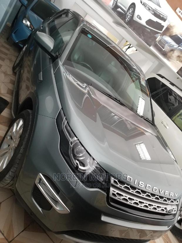 Silver Land Rover Discovery 2014 - Superbly Maintained!