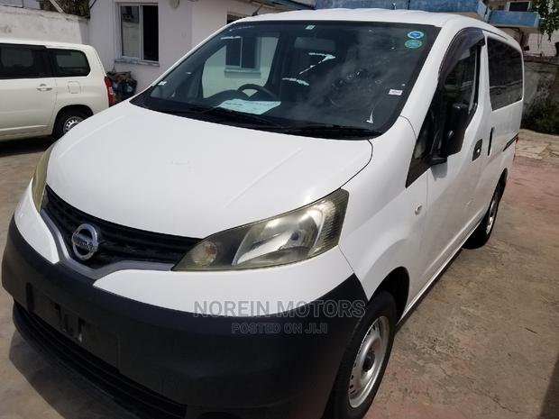 2014 Nissan Vanette in White: Spacious & Efficient