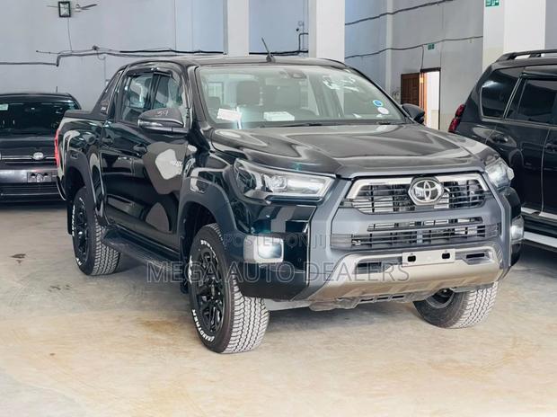 Toyota Hilux 2021 Gray - Two Powerful and Stylish Variants