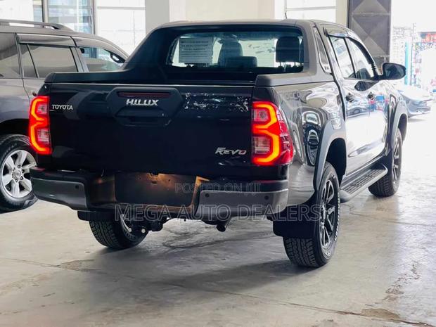 Toyota Hilux 2021 Gray - Two Powerful and Stylish Variants