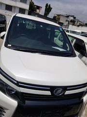 2014 Toyota Voxy SV Premium White: Luxury Minivan for Sale for sale