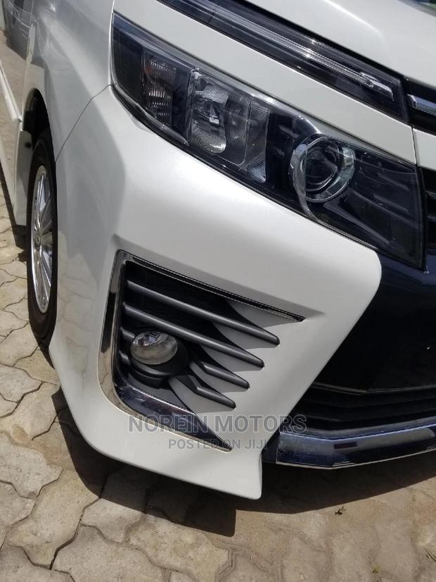 2014 Toyota Voxy SV Premium White: Luxury Minivan for Sale