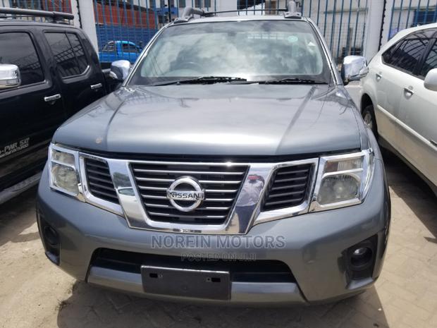 Pre-Owned 2014 Nissan Navara Gray Truck: Durable, Capable, and Ready for Any Challenge