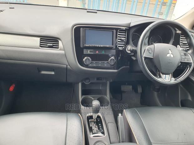2017 Mitsubishi Outlander Silver Edition - Quality and Comfortable SUV