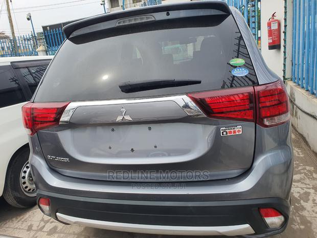 2017 Mitsubishi Outlander Silver Edition - Quality and Comfortable SUV