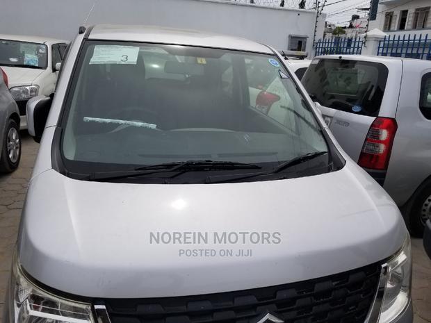 2015 Suzuki Wagon Silver - Affordable, Reliable, and Stylish