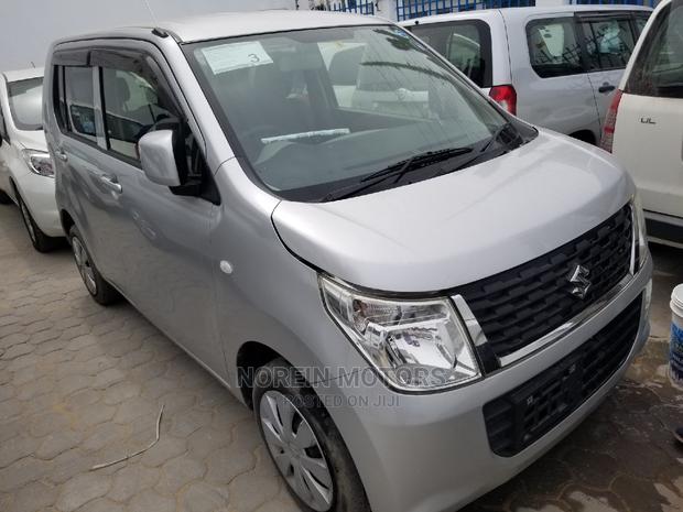 2015 Suzuki Wagon Silver - Affordable, Reliable, and Stylish