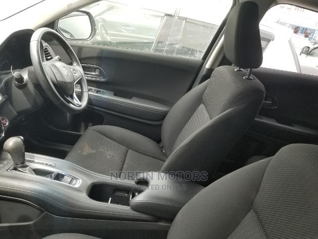 2015 Honda Vezel in Black: Compact Luxury SUV