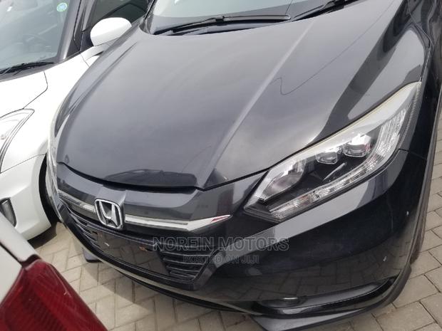 2015 Honda Vezel in Black: Compact Luxury SUV