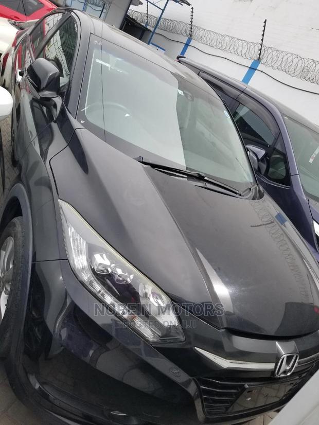 2015 Honda Vezel in Black: Compact Luxury SUV