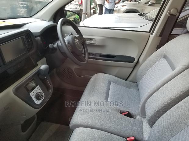 2015 Toyota Porte White - Quality Vehicle, Low Mileage, Top Pick!
