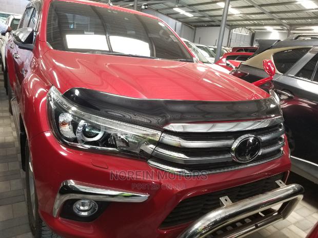 2016 Toyota Hilux Red: The Perfect Blend of Style and Strength