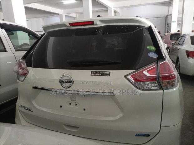 Nissan X-Trail 2015 White