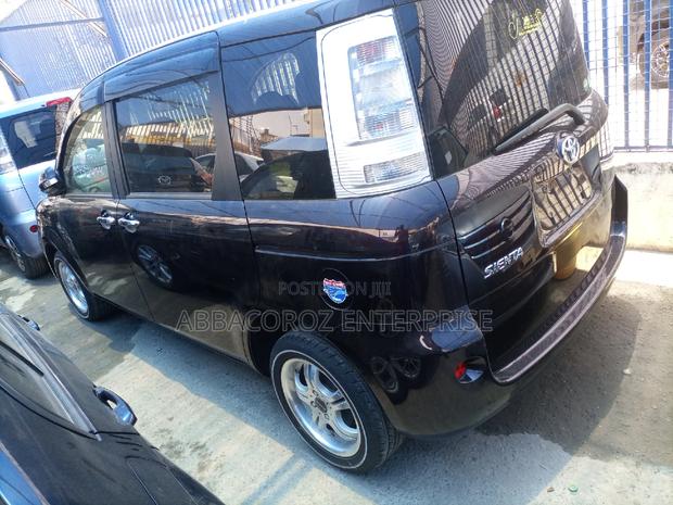 Toyota Sienta 2014 1.5 AWD Black