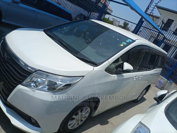 Toyota Noah 2015 2.0 AWD (8 Seater) White