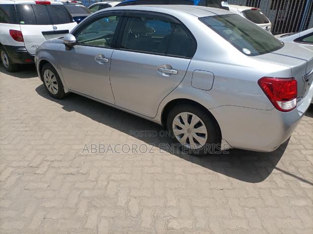 Toyota Axio 1.5 Hybrid 2WD 2014 Silver